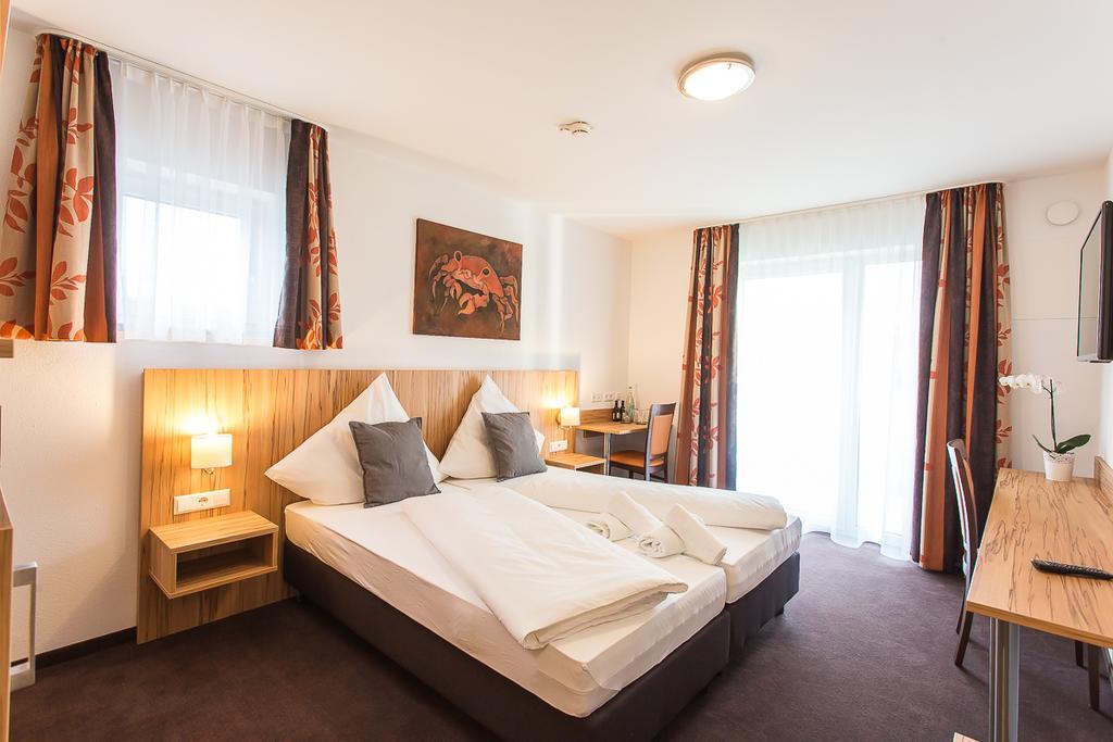 Schaefer Boardinghouse Aparthotel โกรเบนเซลล์ ภายนอก รูปภาพ