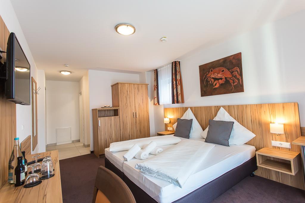 Schaefer Boardinghouse Aparthotel โกรเบนเซลล์ ภายนอก รูปภาพ