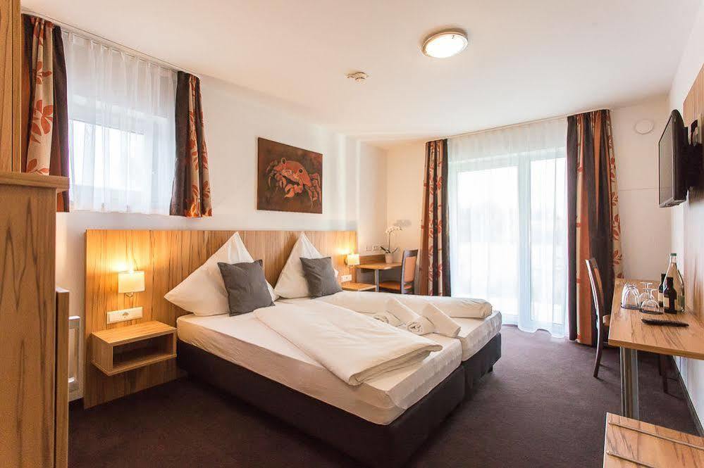 Schaefer Boardinghouse Aparthotel โกรเบนเซลล์ ภายนอก รูปภาพ